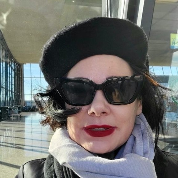 Meet your Posher, Stephanie - Picture 1 of 1